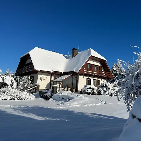 ゲストハウス Harvanek Vlachovice