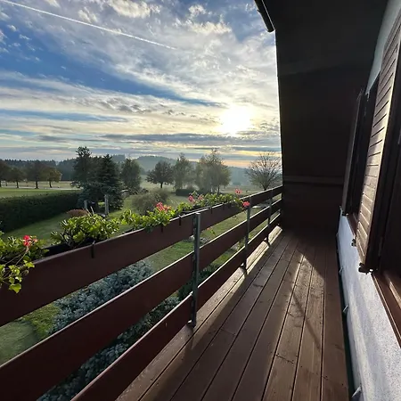 ゲストハウス Harvanek